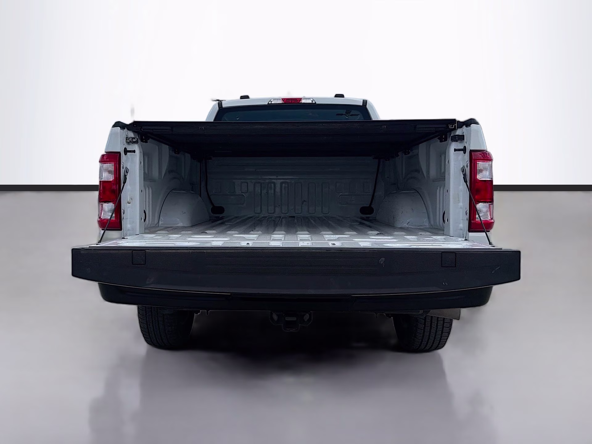 2023 Oxford White Ford F-150 XL 4X4 Truck