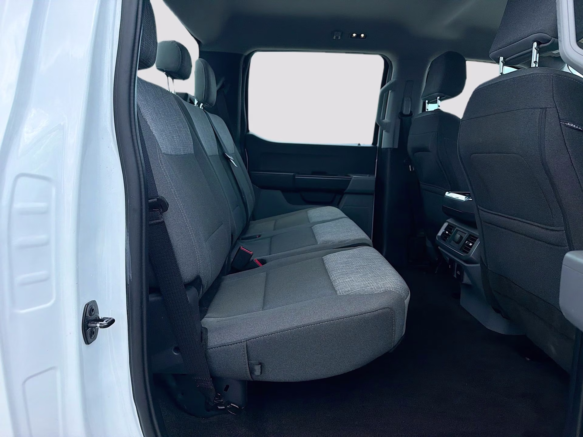 2023 Oxford White Ford F-150 XL 4X4 Truck
