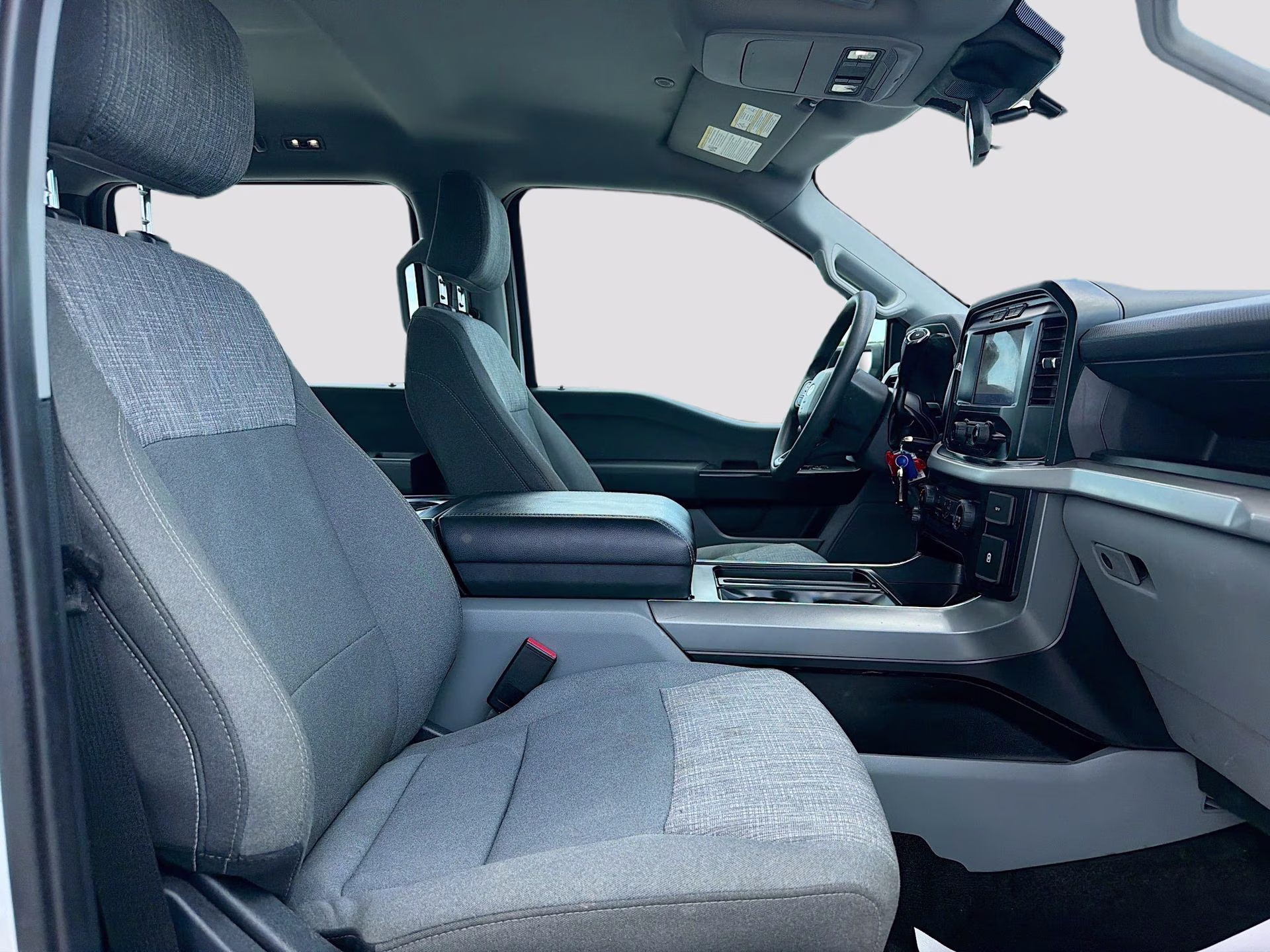 2023 Oxford White Ford F-150 XL 4X4 Truck