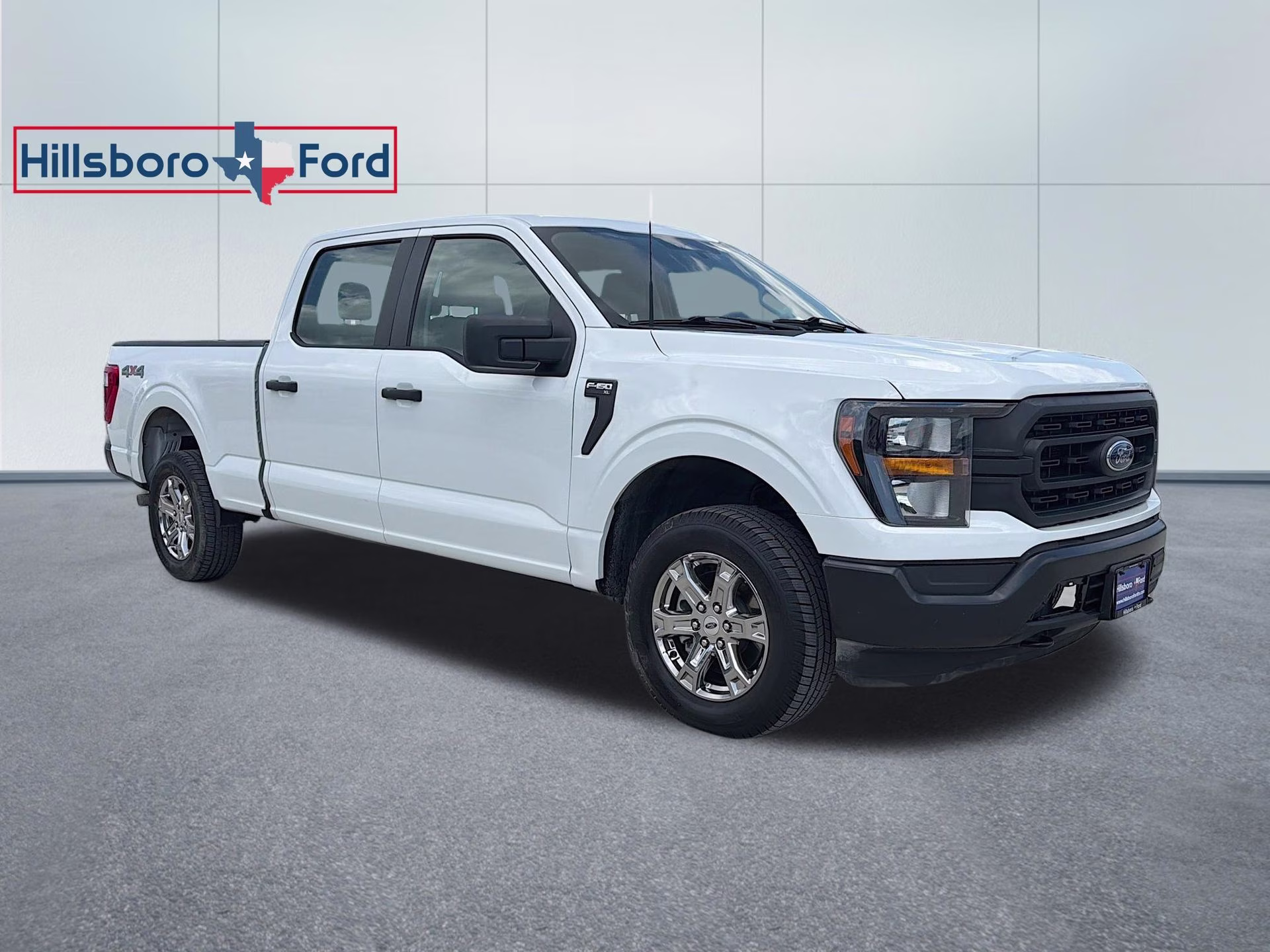 2023 Oxford White Ford F-150 XL 4X4 Truck