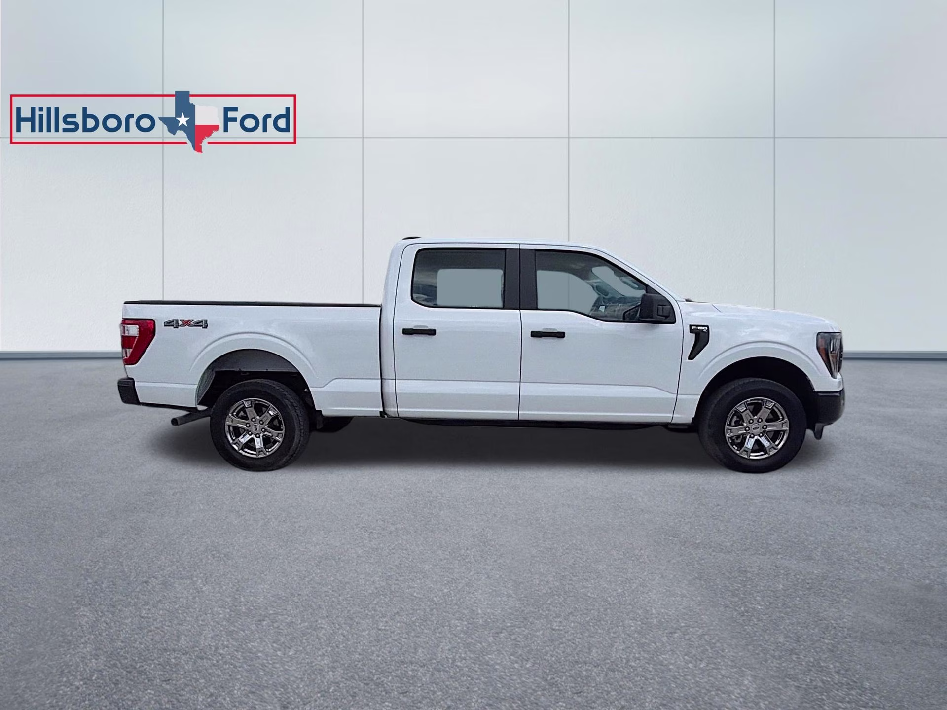 2023 Oxford White Ford F-150 XL 4X4 Truck