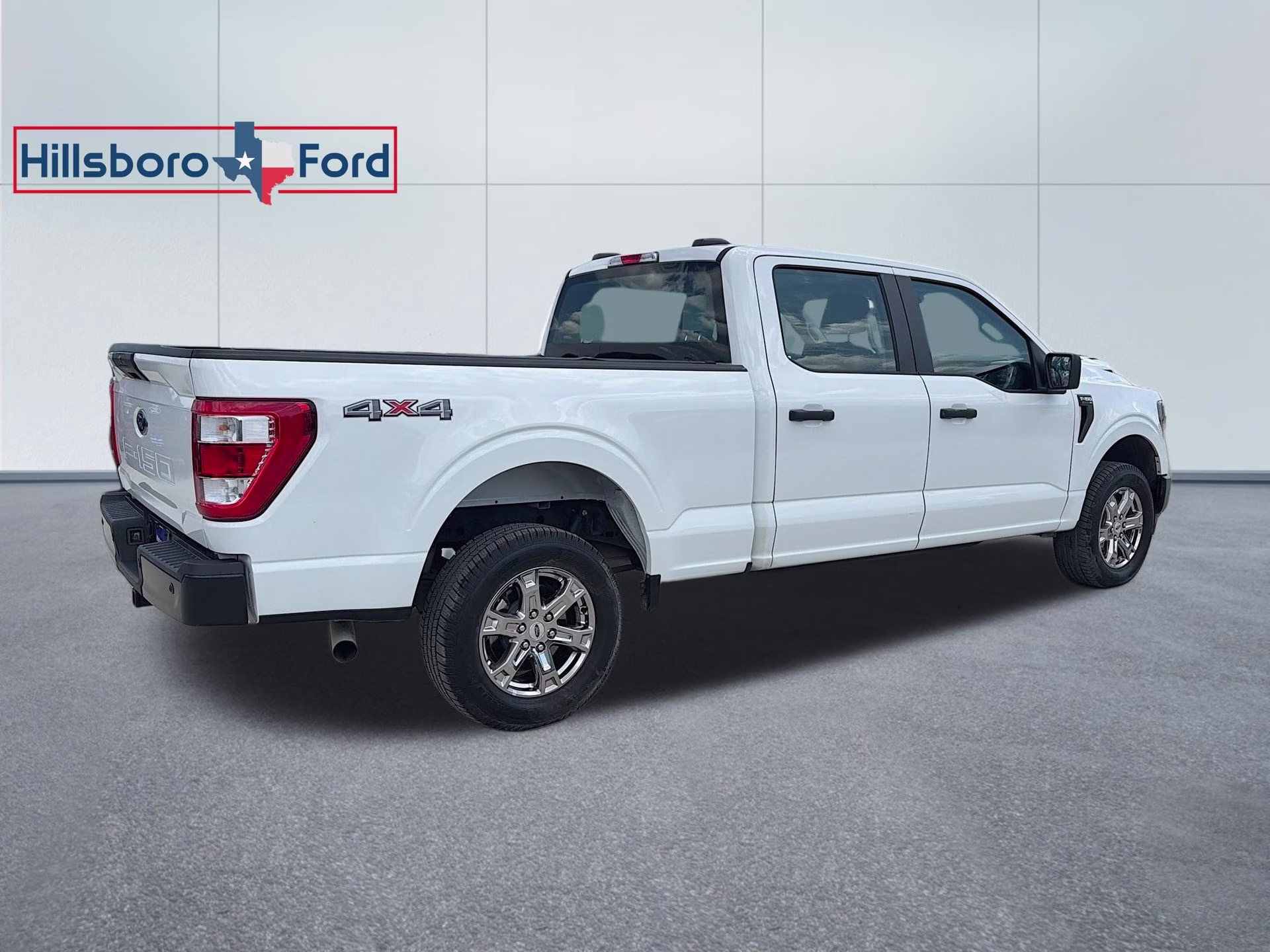 2023 Oxford White Ford F-150 XL 4X4 Truck