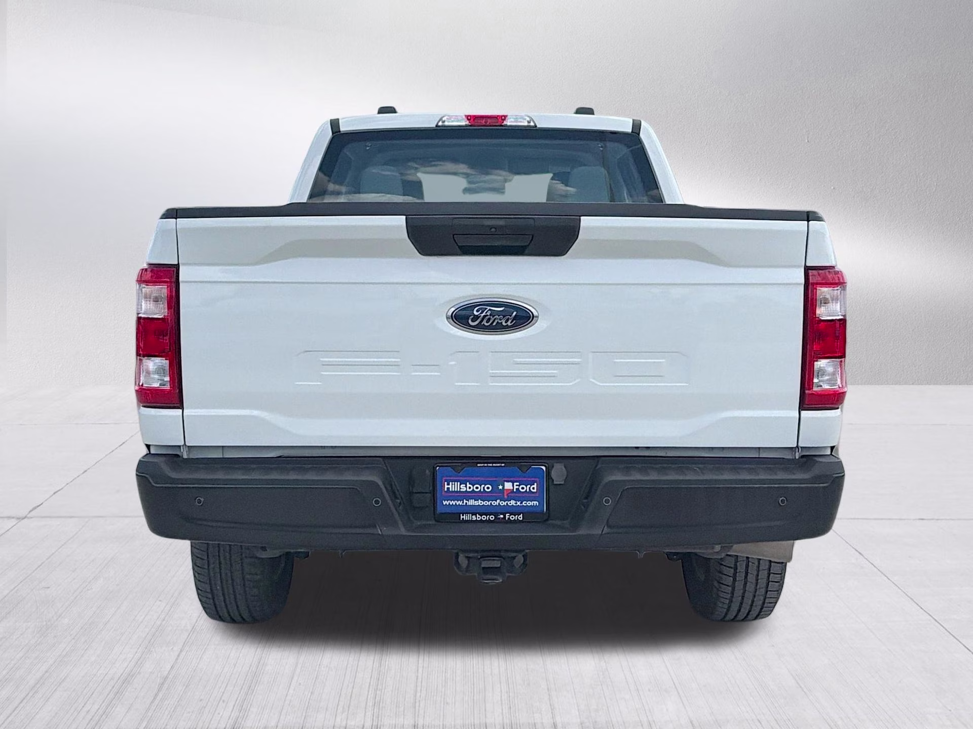 2023 Oxford White Ford F-150 XL 4X4 Truck