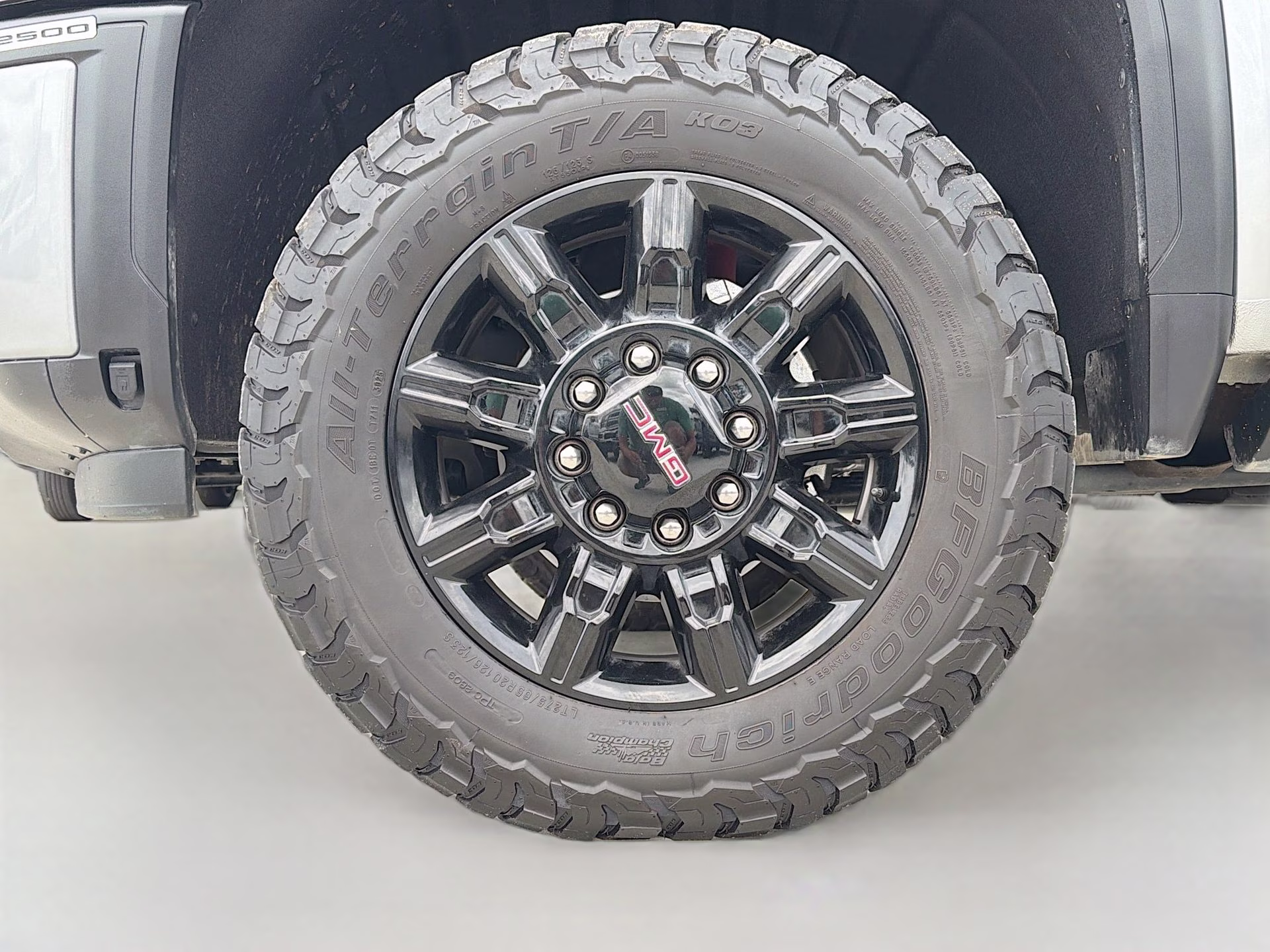 2026 Sterling Metallic GMC Sierra 2500HD AT4 4X4 Truck