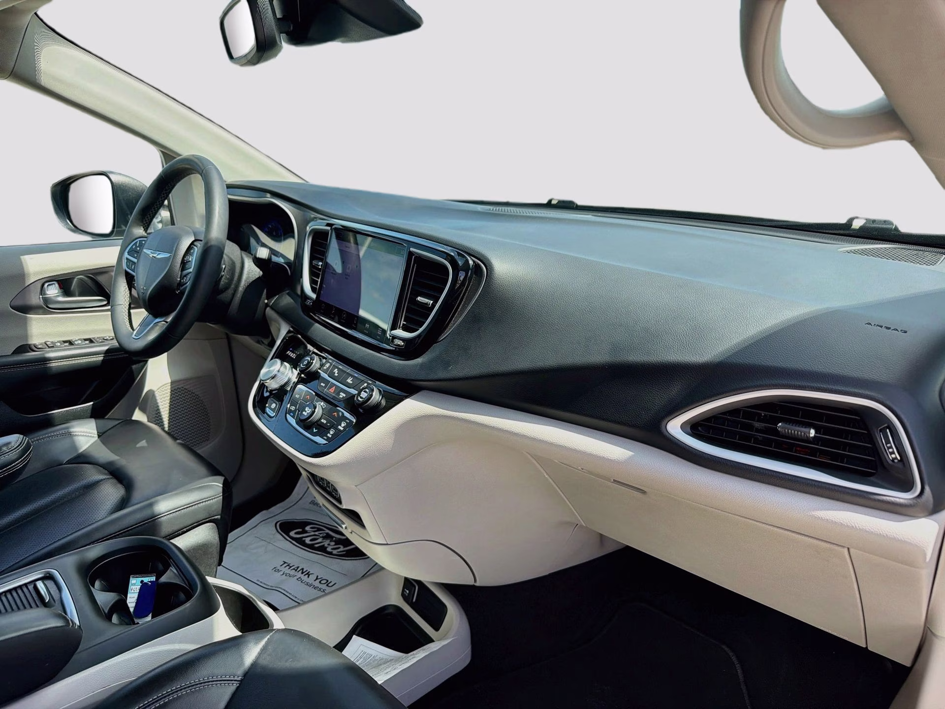 2023 Silver Mist Clearcoat Chrysler Pacifica Touring L FWD Van