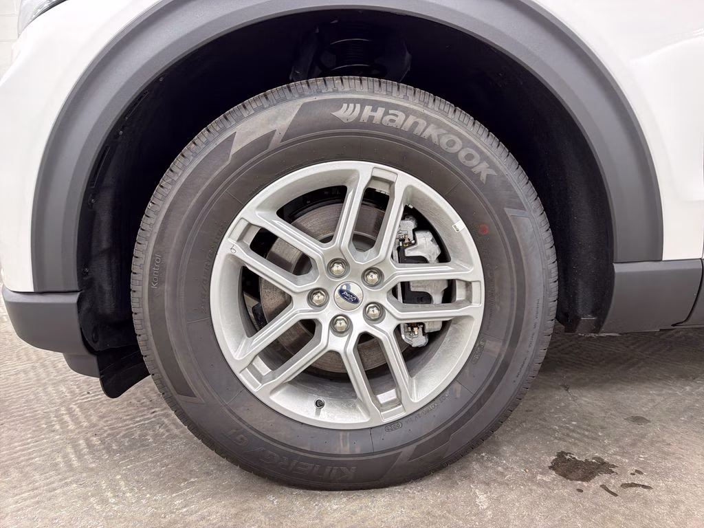 2026 STAR WHITE Ford Explorer Active RWD SUV