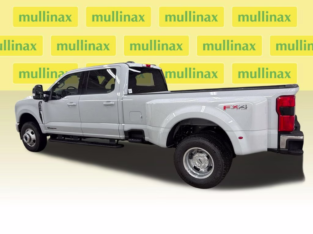 2026 AVALANCHE Ford Super Duty F-350 DRW Lariat 4X4 Truck