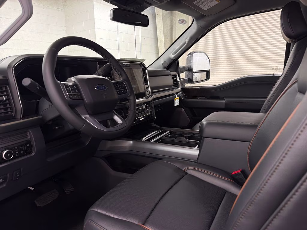 2026 AVALANCHE Ford Super Duty F-350 DRW Lariat 4X4 Truck