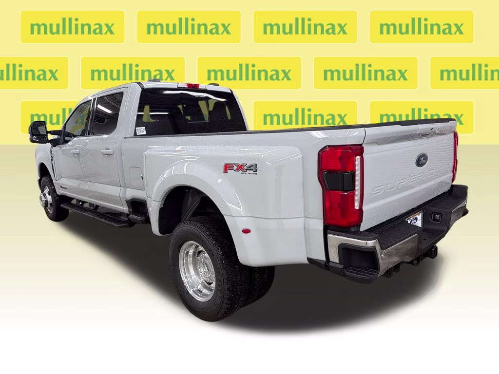 2026 AVALANCHE Ford Super Duty F-350 DRW Lariat 4X4 Truck