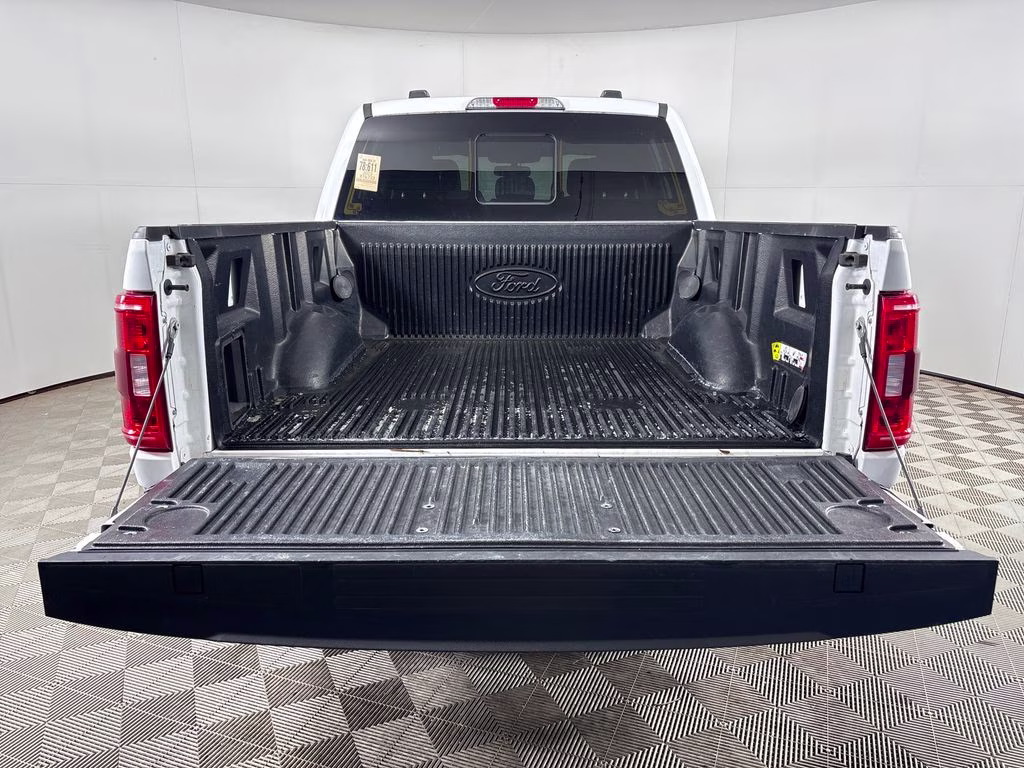 2023 Oxford White Ford F-150 XLT 4X4 Truck