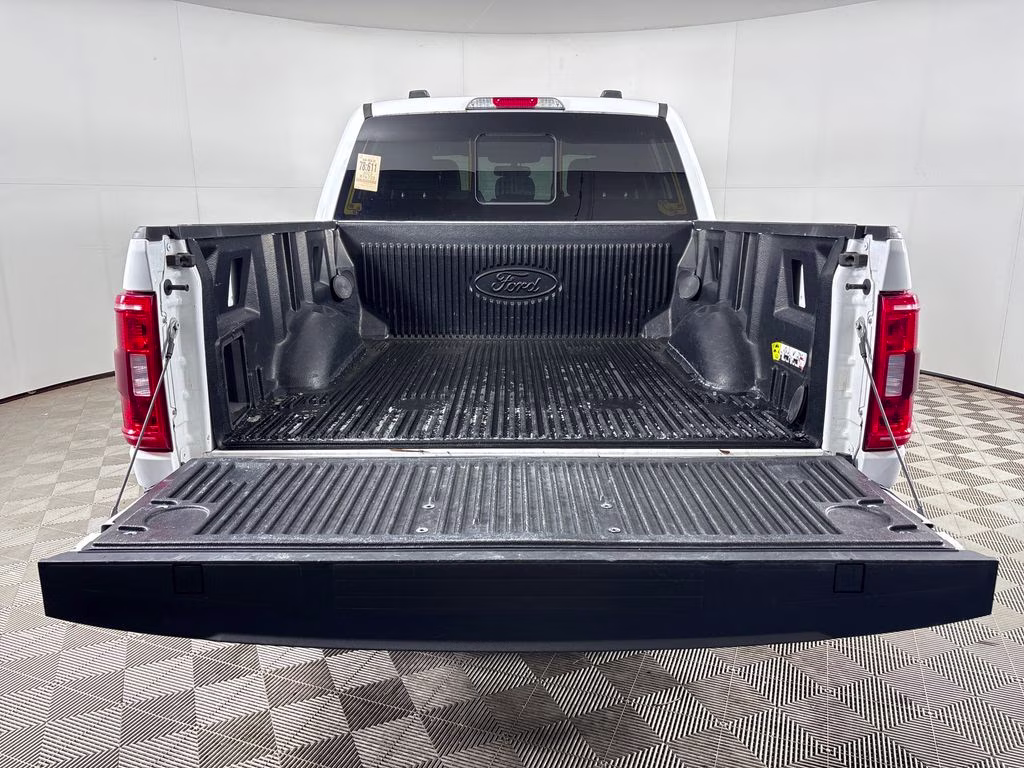 2023 Oxford White Ford F-150 XLT 4X4 Truck
