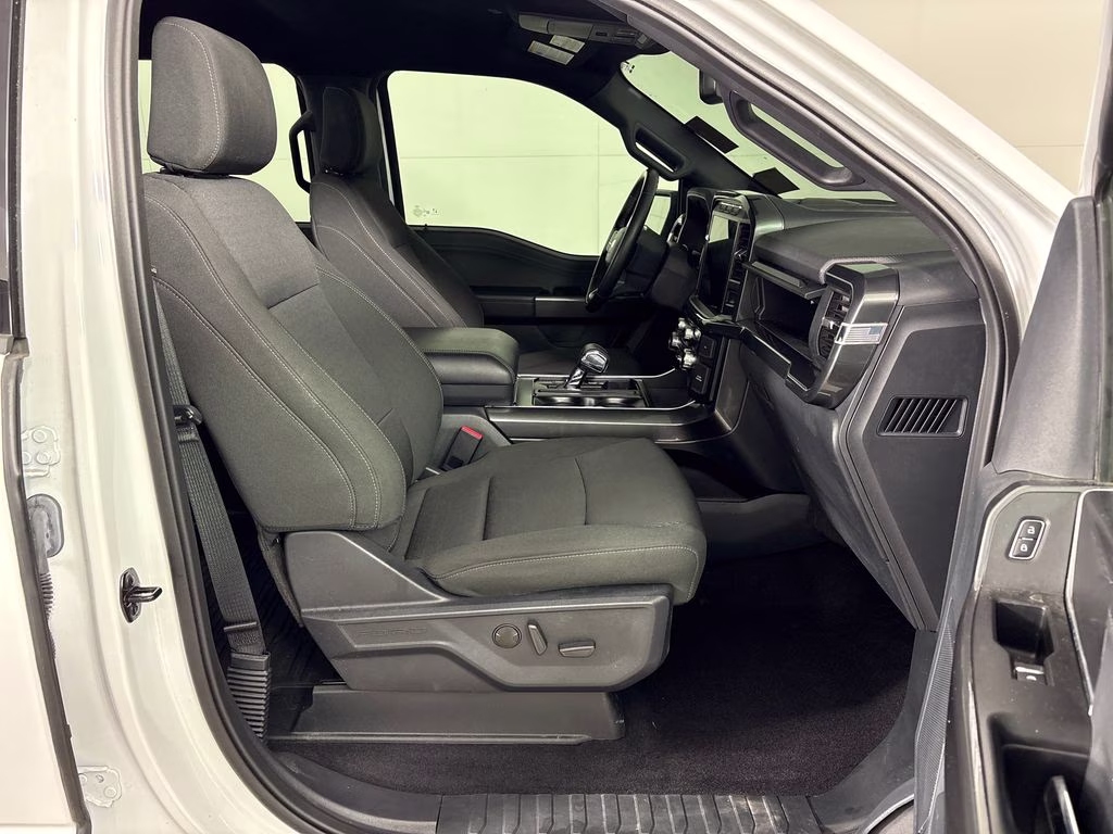 2023 Oxford White Ford F-150 XLT 4X4 Truck