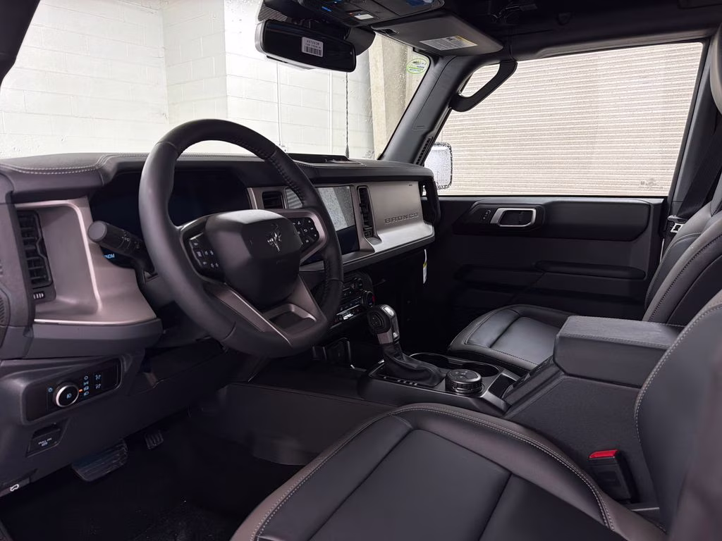 2026 OXFORD WHITE Ford Bronco Outer Banks 4X4 SUV