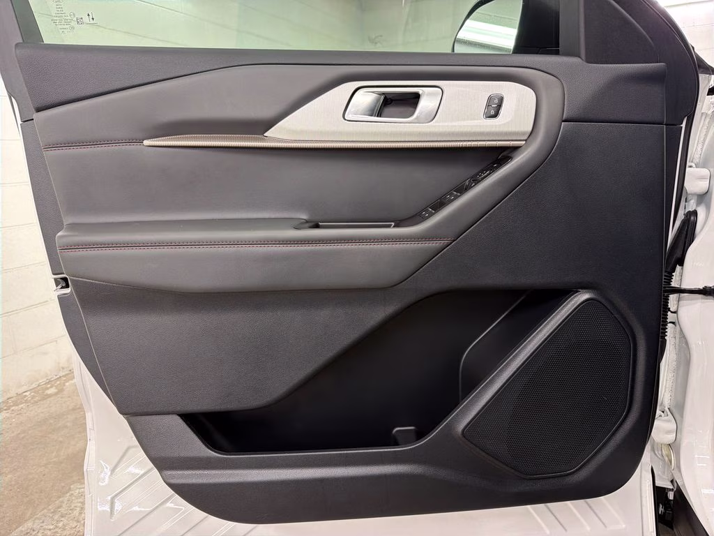 2026 STAR WHITE Ford Explorer Active RWD SUV