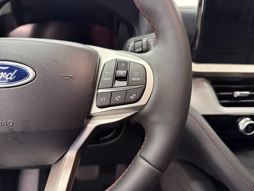 2026 STAR WHITE Ford Explorer Active RWD SUV