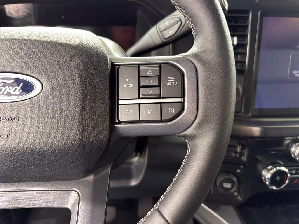 2026 AVALANCHE Ford Super Duty F-350 DRW Lariat 4X4 Truck