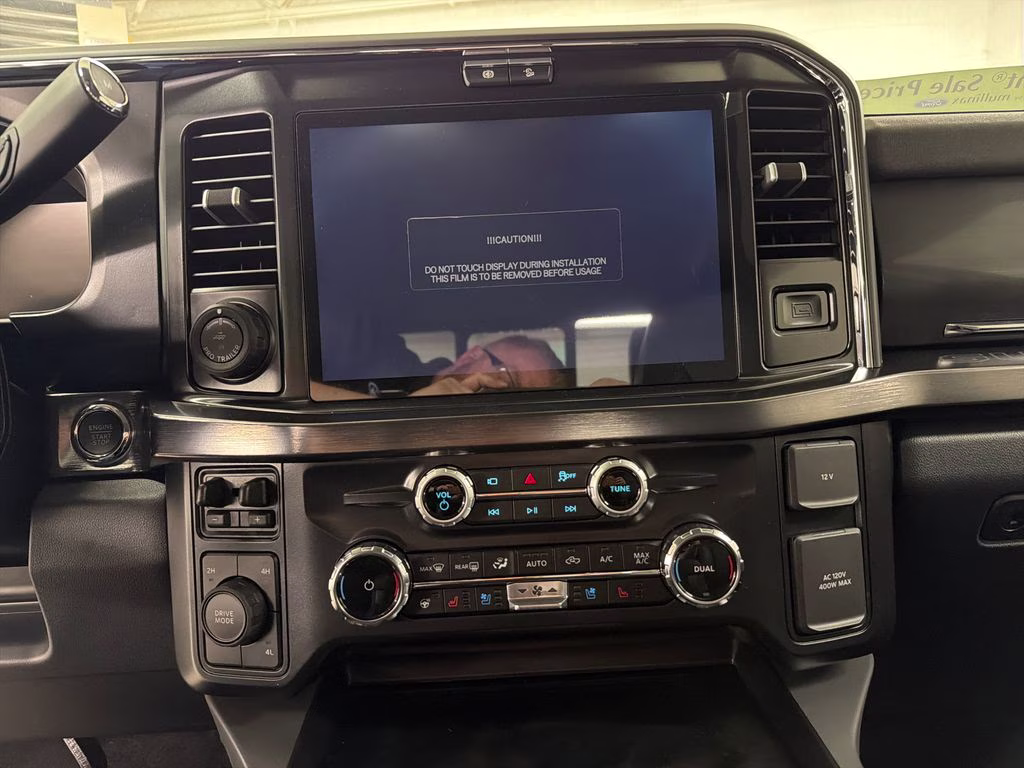 2026 AVALANCHE Ford Super Duty F-350 DRW Lariat 4X4 Truck