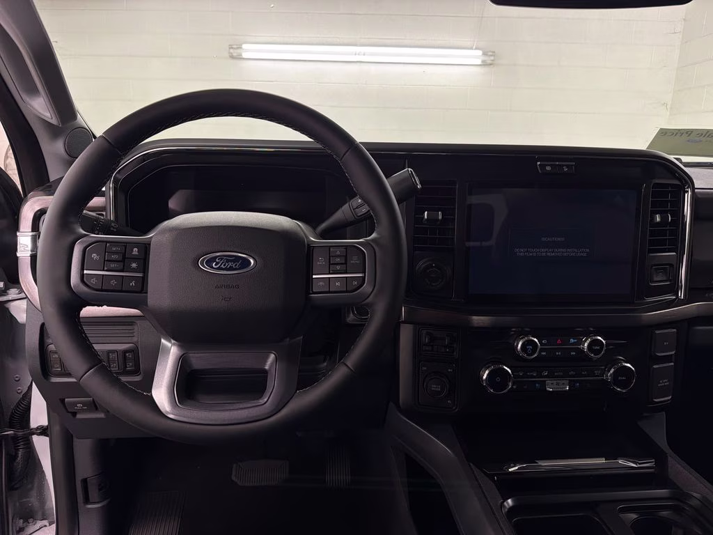 2026 AVALANCHE Ford Super Duty F-350 DRW Lariat 4X4 Truck
