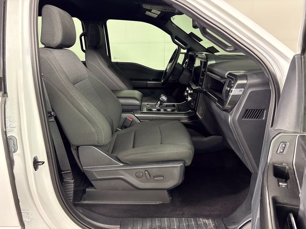 2023 Oxford White Ford F-150 XLT 4X4 Truck