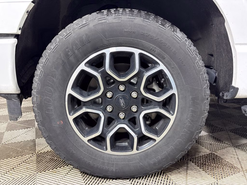 2023 Oxford White Ford F-150 XLT 4X4 Truck