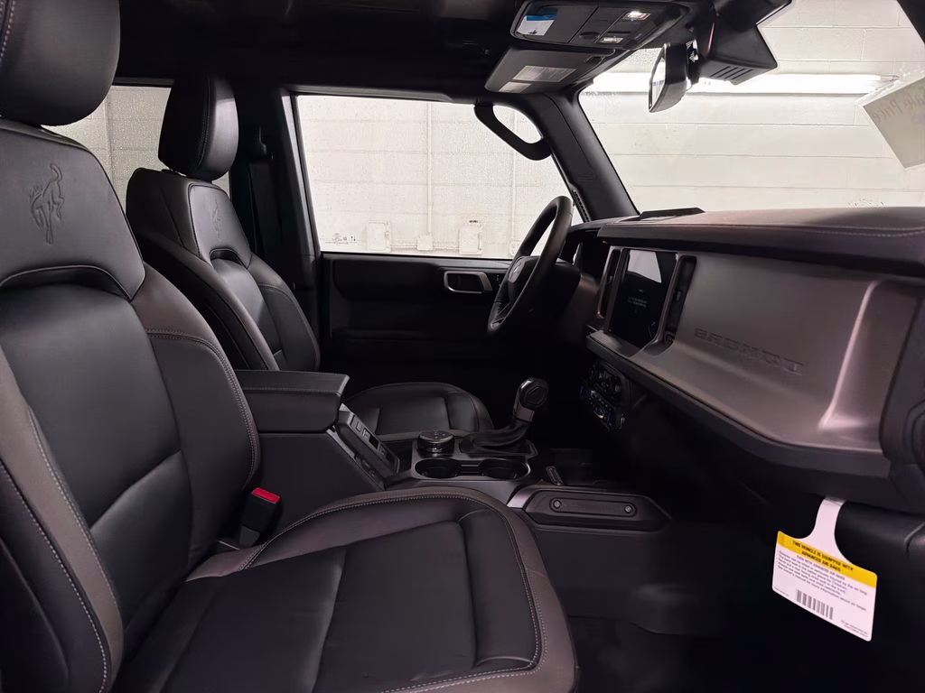 2026 RUBY RED TNTD Ford Bronco Outer Banks 4X4 SUV
