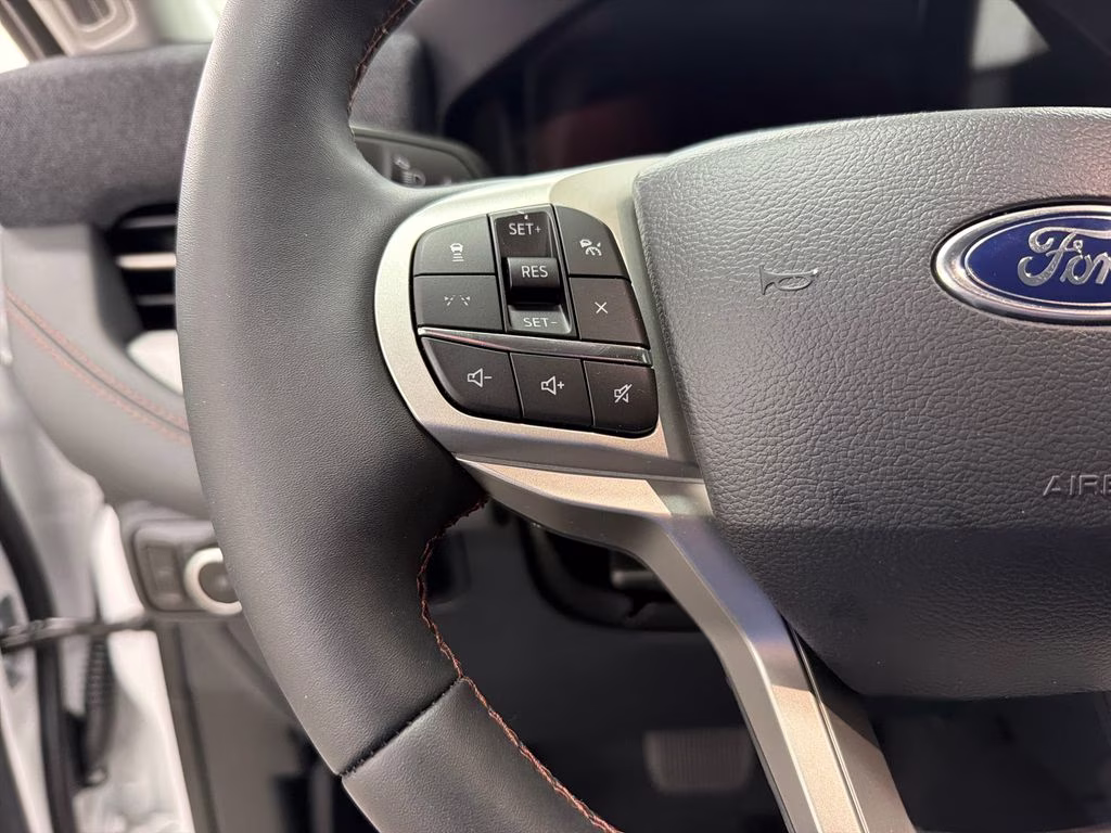 2026 STAR WHITE Ford Explorer Active RWD SUV
