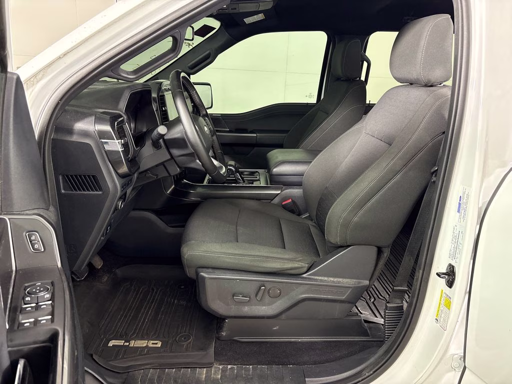 2023 Oxford White Ford F-150 XLT 4X4 Truck