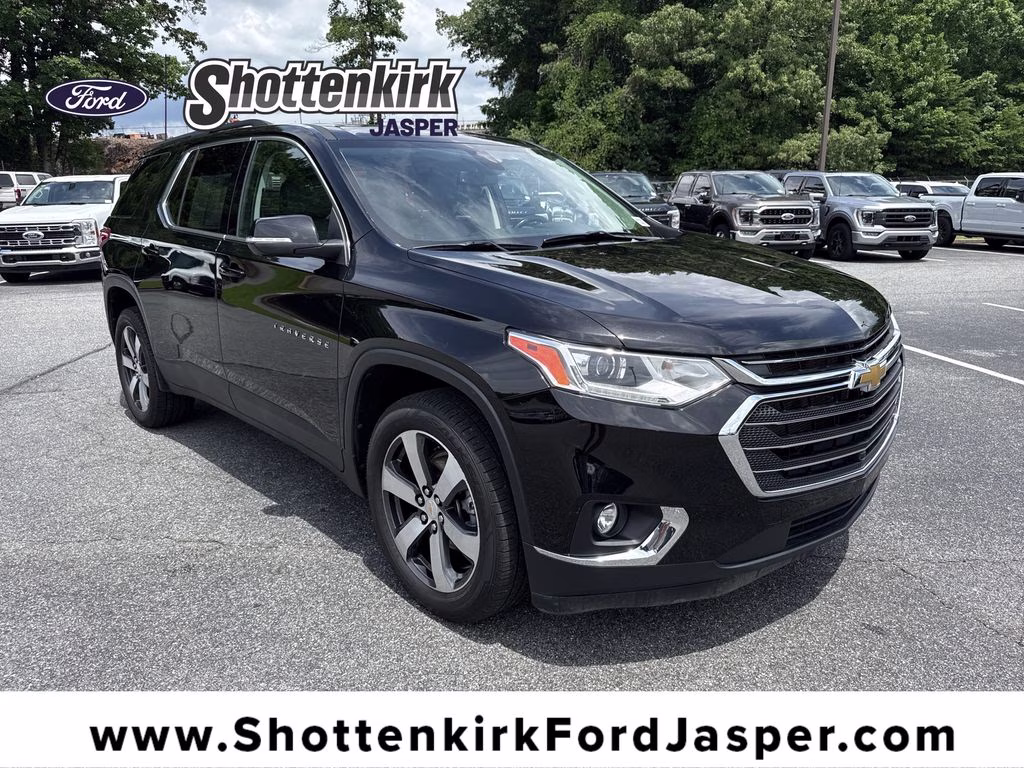 2021 Mosaic Black Metallic Chevrolet Traverse LT Leather FWD SUV