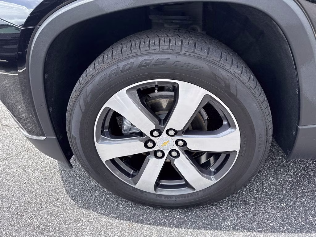 2021 Mosaic Black Metallic Chevrolet Traverse LT Leather FWD SUV