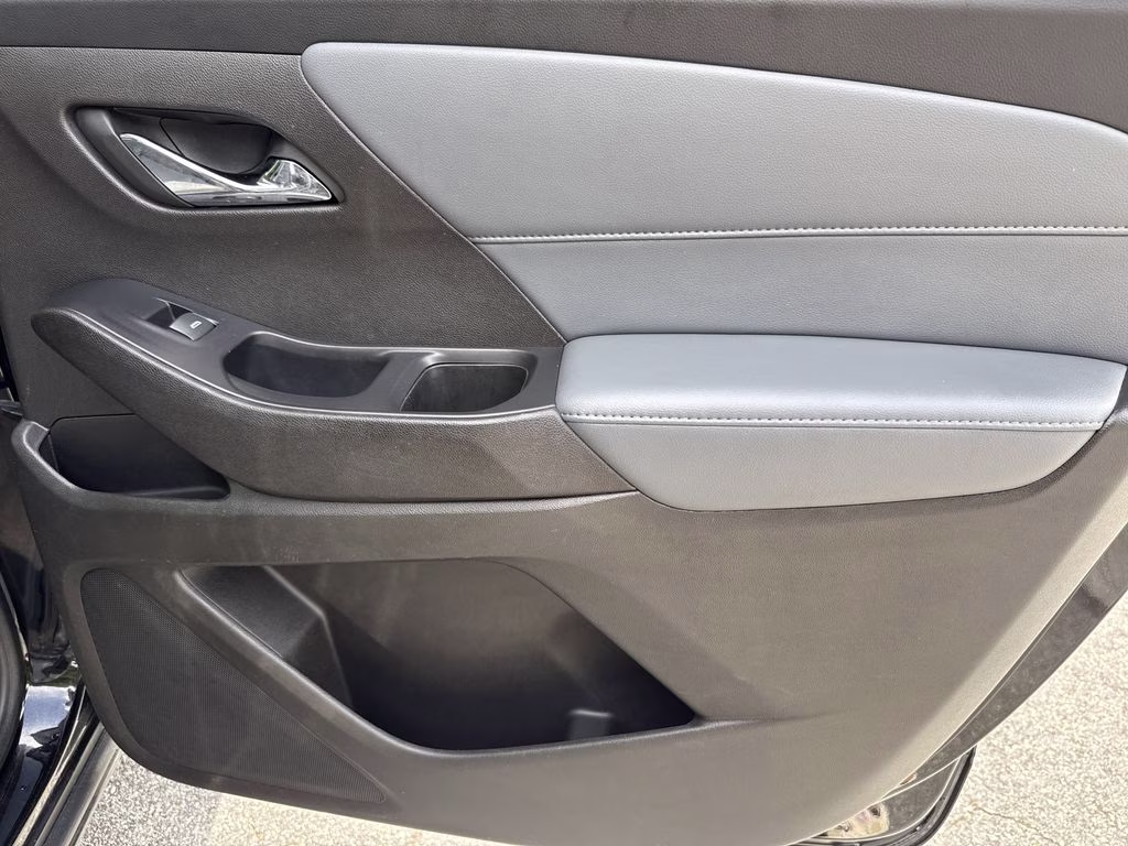 2021 Mosaic Black Metallic Chevrolet Traverse LT Leather FWD SUV