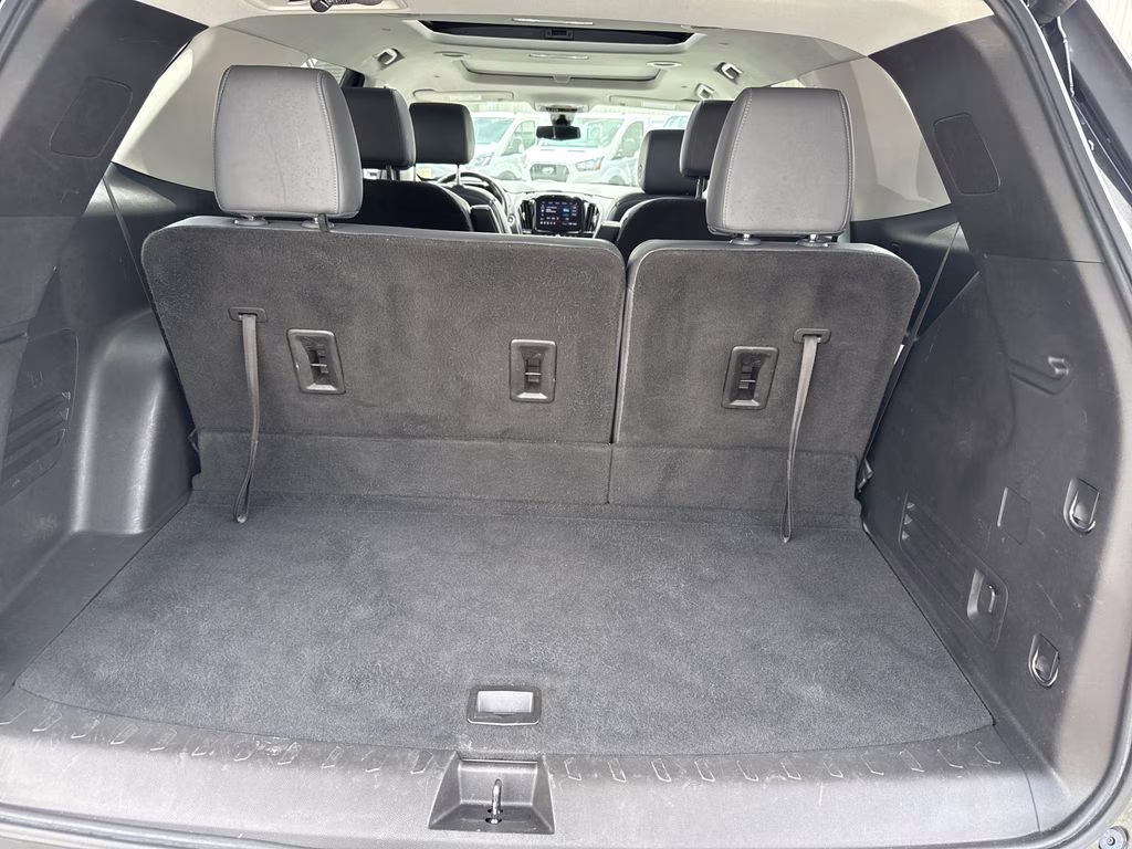 2021 Mosaic Black Metallic Chevrolet Traverse LT Leather FWD SUV