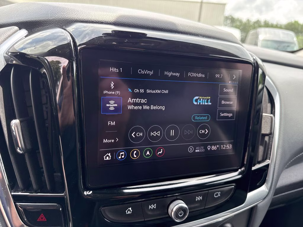 2021 Mosaic Black Metallic Chevrolet Traverse LT Leather FWD SUV