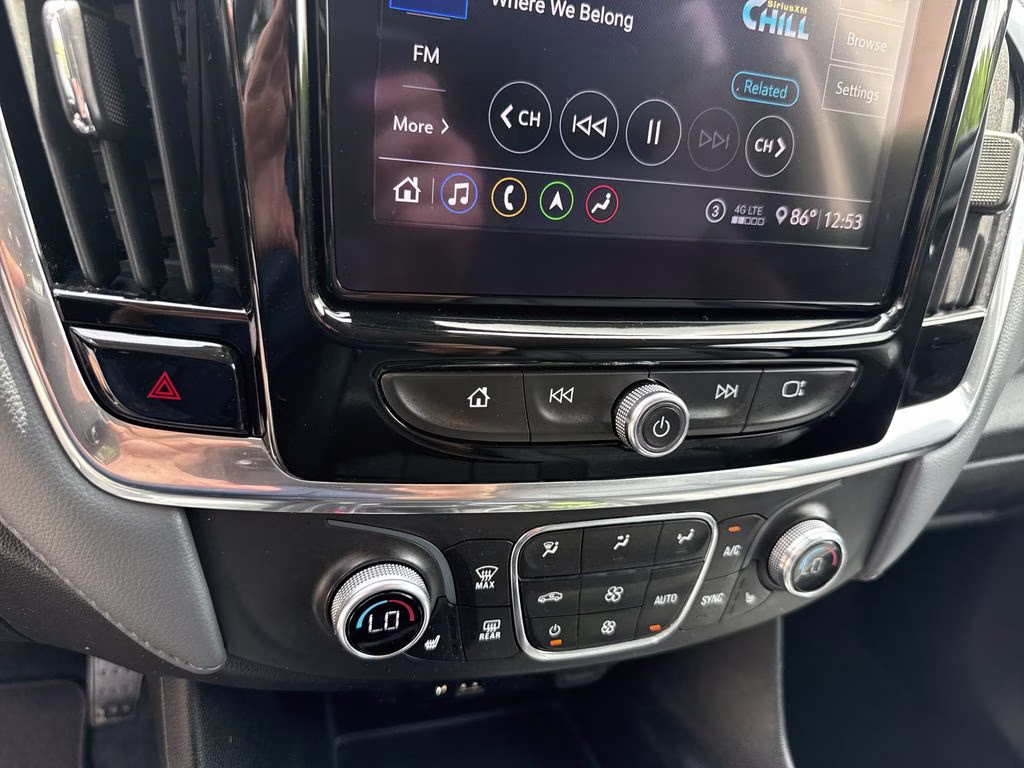 2021 Mosaic Black Metallic Chevrolet Traverse LT Leather FWD SUV