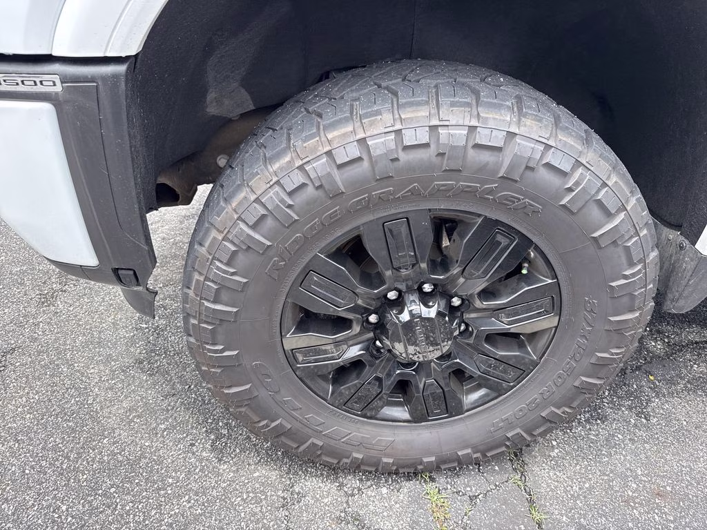 2024 Summit White GMC Sierra 3500HD Denali Ultimate 4X4 Truck
