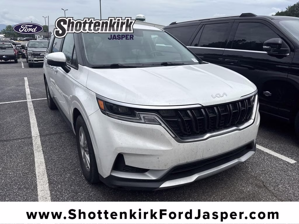 2024 Kia Sedona LX Seat Pkg's photo
