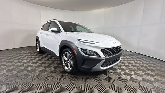 2023 Lunar White Hyundai Kona SEL AWD SUV