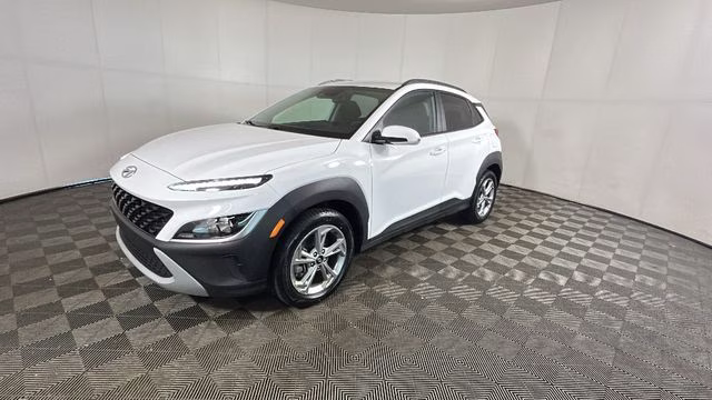 2023 Lunar White Hyundai Kona SEL AWD SUV