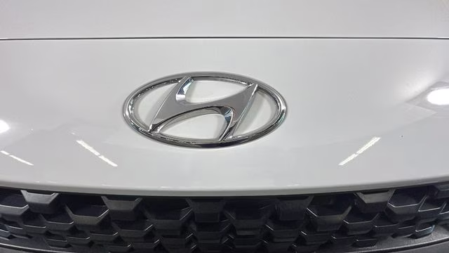 2023 Lunar White Hyundai Kona SEL AWD SUV