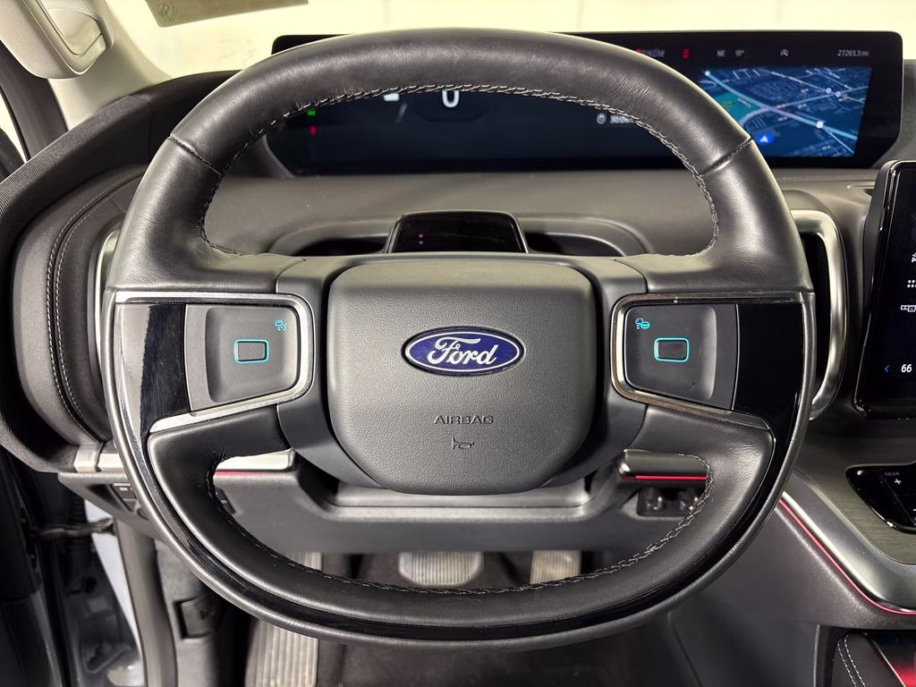 2025 Glacier Gray Metallic TriCoat Ford Expedition Platinum 4X4 SUV