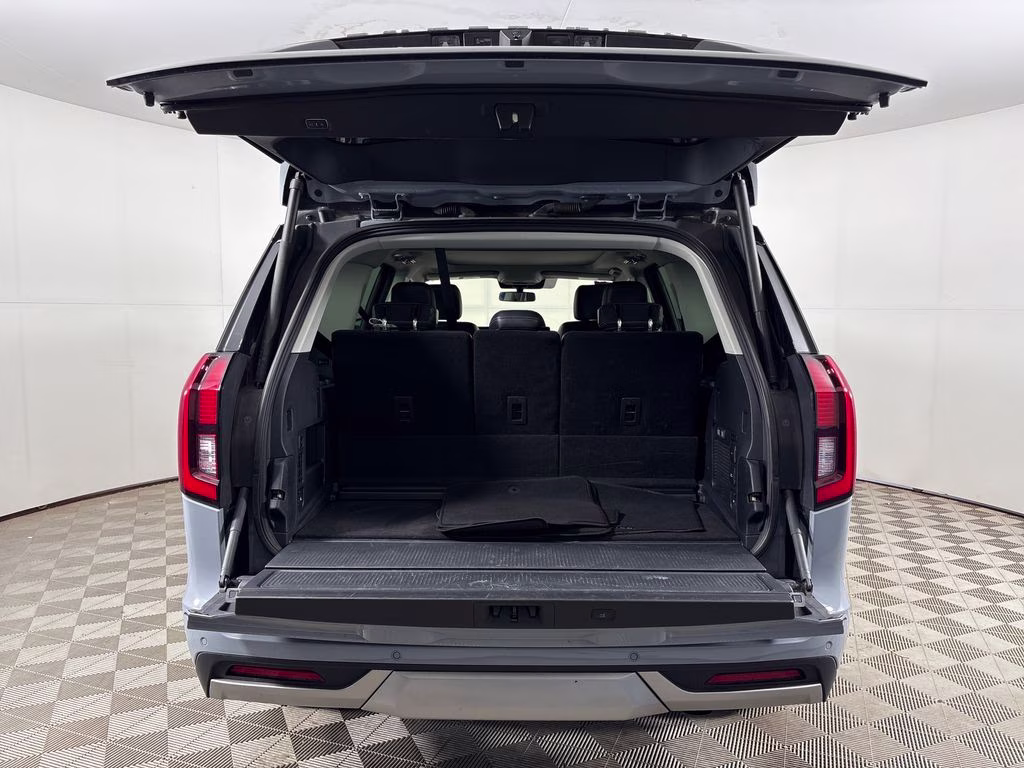 2025 Glacier Gray Metallic TriCoat Ford Expedition Platinum 4X4 SUV