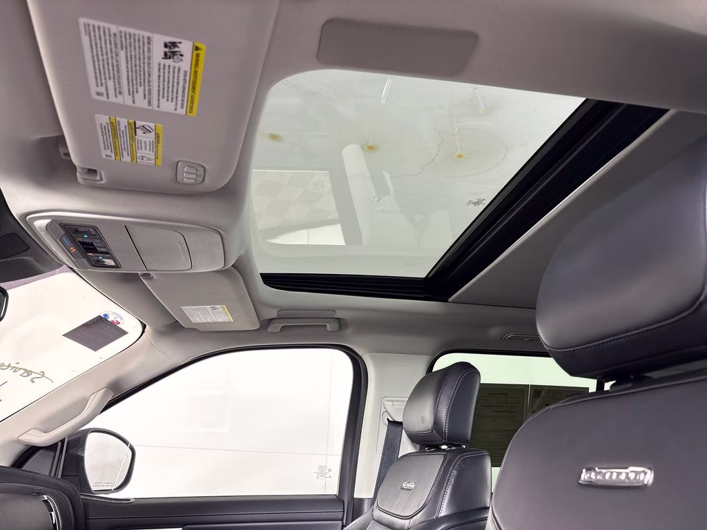 2025 Glacier Gray Metallic TriCoat Ford Expedition Platinum 4X4 SUV