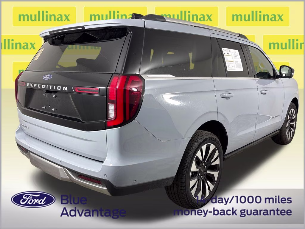 2025 Glacier Gray Metallic TriCoat Ford Expedition Platinum 4X4 SUV