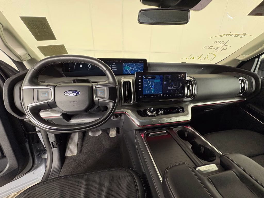 2025 Glacier Gray Metallic TriCoat Ford Expedition Platinum 4X4 SUV