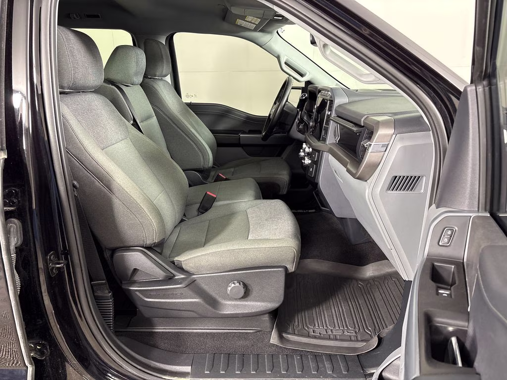 2024 Agate Black Metallic Ford F-150 XLT 4X4 Truck