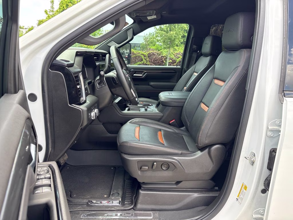 2025 Summit White GMC Sierra 2500HD AT4 4X4 Truck