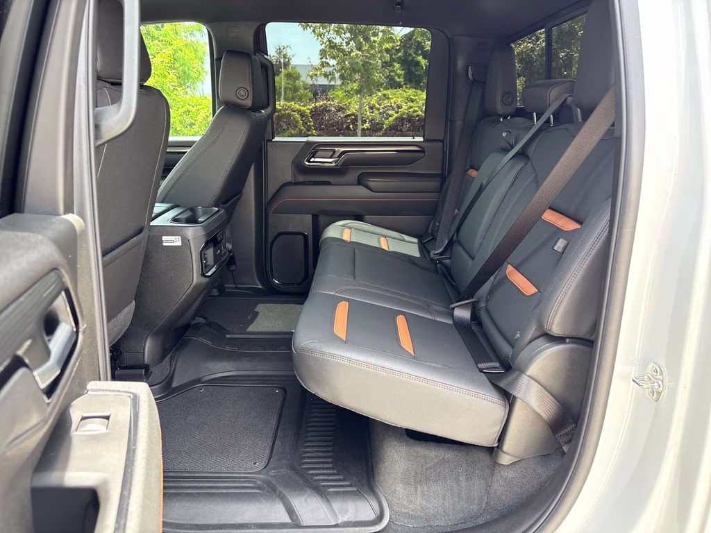 2025 Summit White GMC Sierra 2500HD AT4 4X4 Truck
