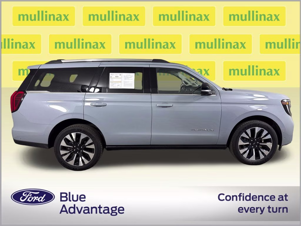 2025 Glacier Gray Metallic TriCoat Ford Expedition Platinum 4X4 SUV