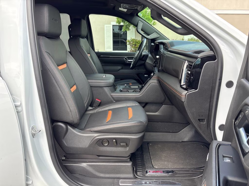 2025 Summit White GMC Sierra 2500HD AT4 4X4 Truck