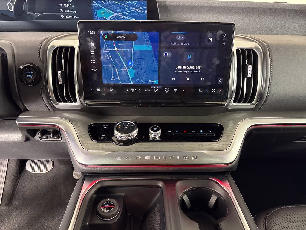 2025 Glacier Gray Metallic TriCoat Ford Expedition Platinum 4X4 SUV