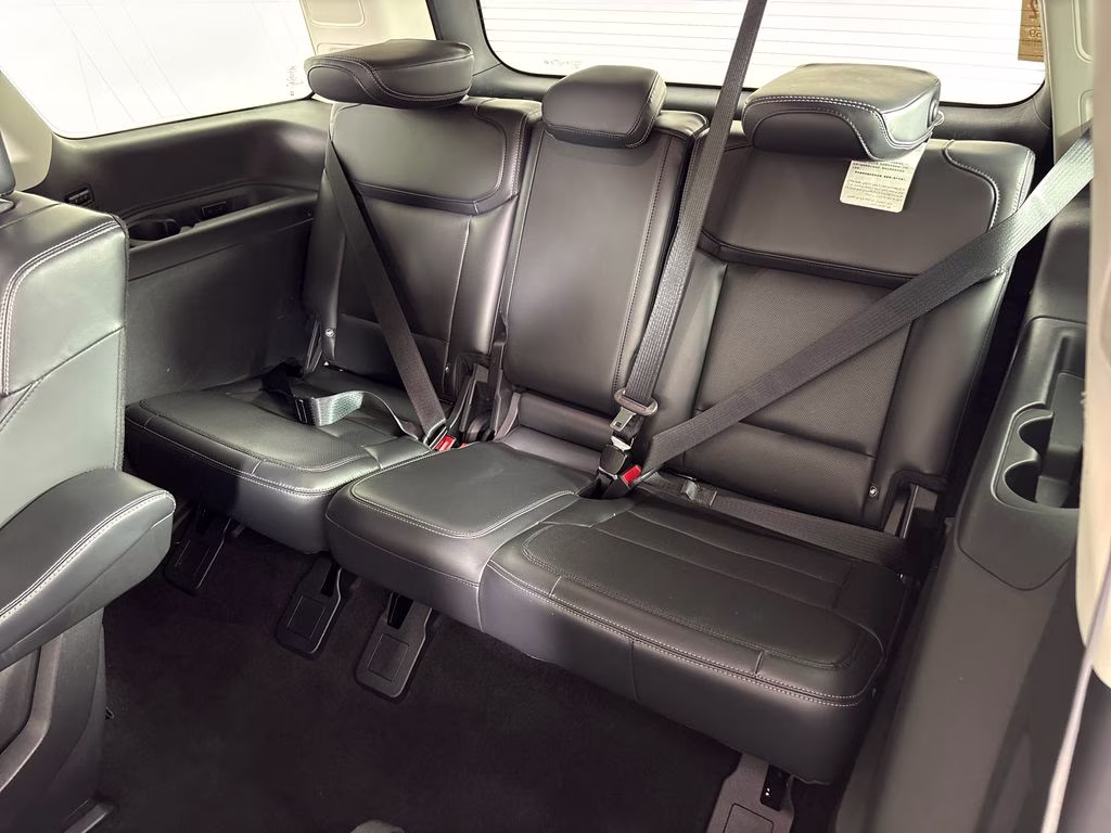 2025 Glacier Gray Metallic TriCoat Ford Expedition Platinum 4X4 SUV